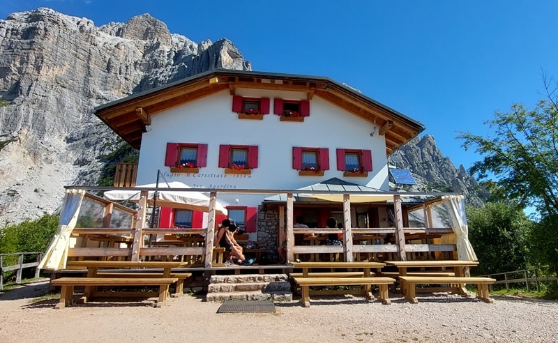 Il rifugio Bruto Carestiato.